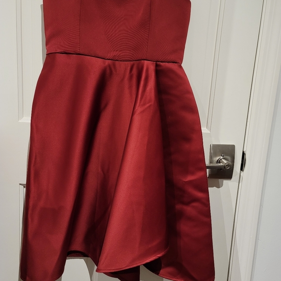 Dress - Picture 5 of 5